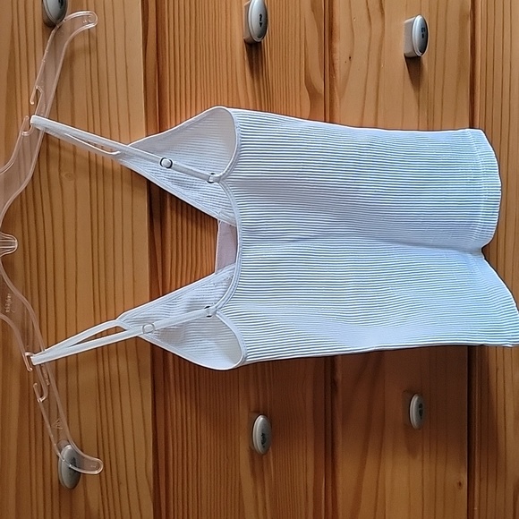 Free People cami/tank top.  Xs-s.  White with lots of stretch.  EUC - Picture 5 of 5